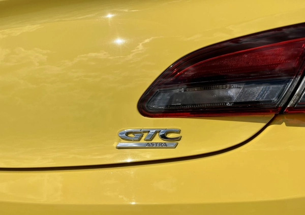 Opel Astra cena 32900 przebieg: 169000, rok produkcji 2012 z Gostyń małe 436